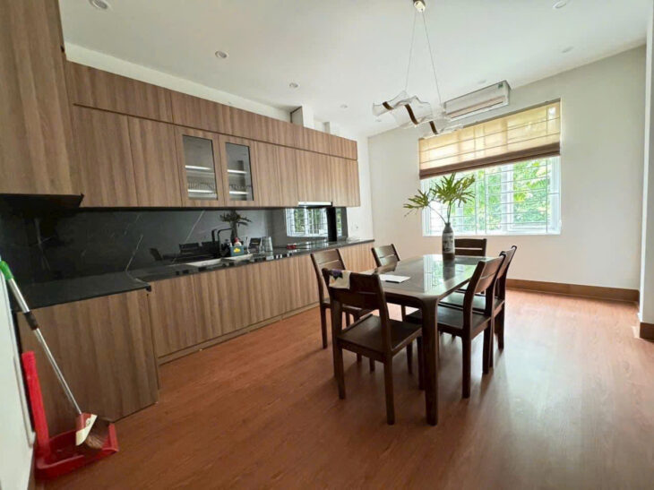 PHÂN LÔ VỈA HÈ OTO TRÁNH – 5 TẦNG FULL NỘI THẤT Ở NGAY – TIỆN ÍCH KHÔNG THIẾU GÌ ???????????? Nhà nằm