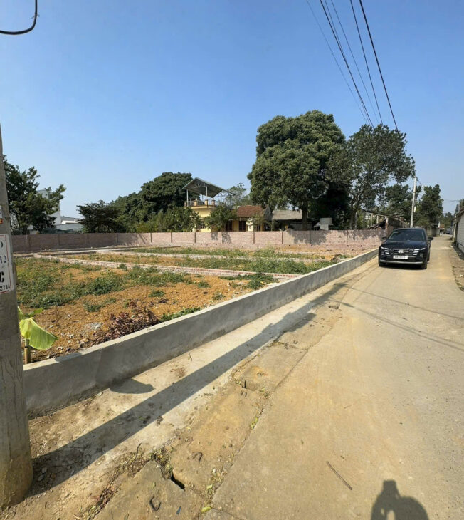 Bán đất Hoà Thạch lôgóc trục chính 1 nhà ra phố ôtô ngõthông 99m 2.7tỷ