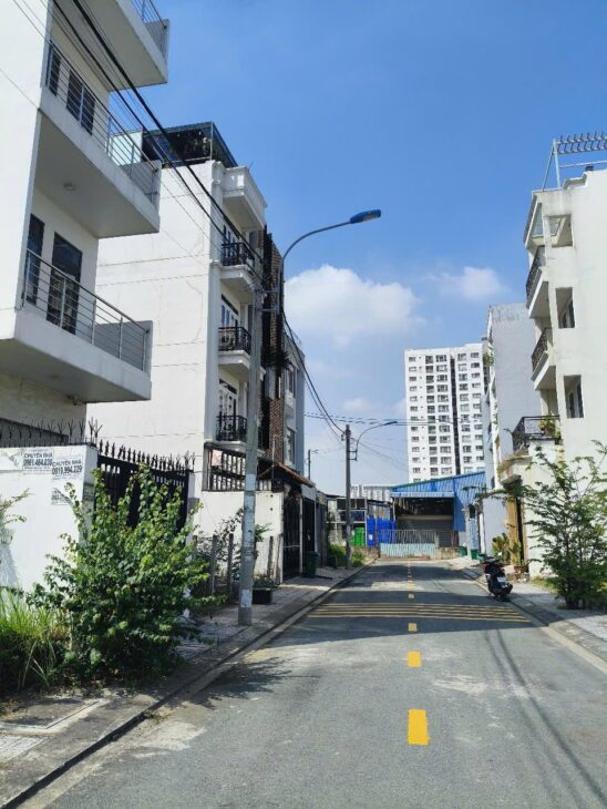 ĐẤT LIÊN PHƯỜNG, QUẬN 9, SỔ SẴN 52.1M2 GIÁ CHỈ 4,3 TỶ – VỊ TRÍ VIP, RẤT ÍT LÔ BÁN – ĐỐI DIỆN VILLA