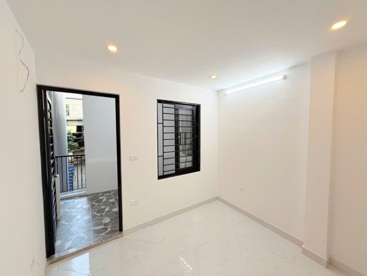 Bán nhà 30m² 4 tầng, ngõ 8/3, Hai Bà Trưng, 4.7 tỷ, sổ đỏ Bán nhà 2PN, 3WC, 30m², ngõ 8/3, Hai Bà