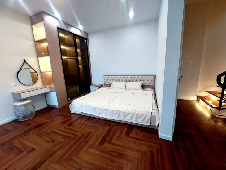 NHÀ ĐẸP 4 TẦNG PHỐ HỒNG TIẾN 59M2 X 10.9 TỶ. FULL NỘI THẤT,LÔ GÓC, NGÕ RỘNG.LONG BIÊN.