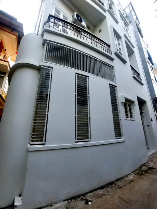 NHÀ ĐẸP 4 TẦNG PHỐ HỒNG TIẾN 59M2 X 10.9 TỶ. FULL NỘI THẤT,LÔ GÓC, NGÕ RỘNG.LONG BIÊN.