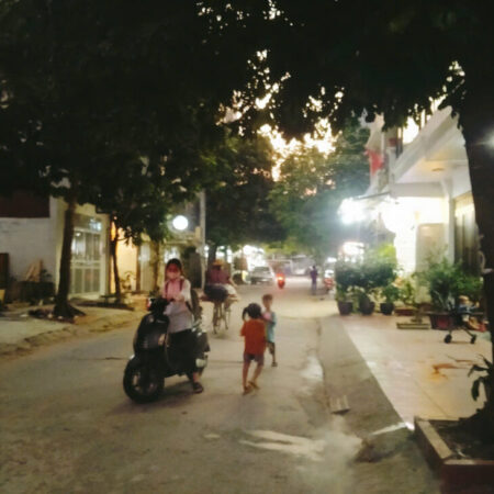 bán đất dịch vụ phân lô vỉa hè Văn Khê 55m , mặt tiền 4.2m oto tránh , kinh doanh đỉnh giá 10 tỷ