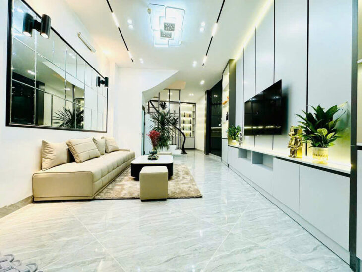 SIÊU PHẨM HỒ NGỌC KHÁNH – BA ĐÌNH – NGÕ THÔNG – KINH DOANH 35 x 4 tầng chỉ 8.6 tỷ Gần hồ mặt ngõ