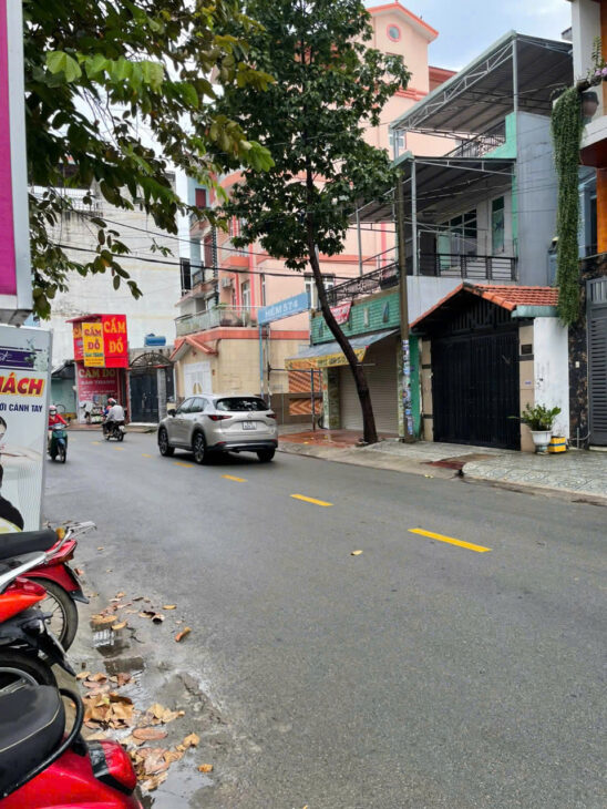 BÁN NHÀ MẶT TIỀN HUỲNH THỊ HAI 4X22M ĐÚC 4 TẤM GIÁ 8.2 TỶ