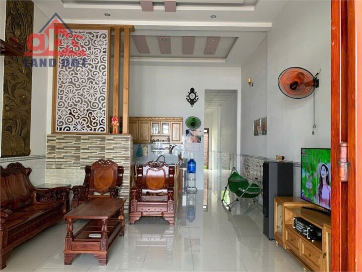 NP1035 nhà đẹp cấp 4. gần trường học, chợ. ngang 5. khu xóm an ninh, ổn định