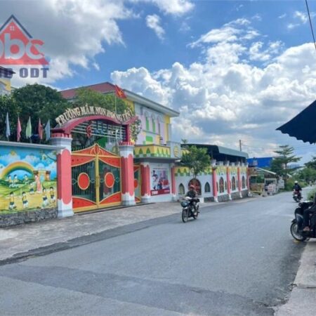 NP1035 nhà đẹp cấp 4. gần trường học, chợ. ngang 5. khu xóm an ninh, ổn định