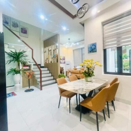 Mặt tiền Lê Thị Tính, Thanh Khê, 2 mặt thoáng, full nội thất 4 tỷ 9 hơn