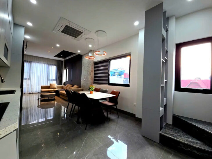 BÁN NHÀ PHỐ NGỌC THỤY 41M2,6 TẦNG, MT 4M, THANG MÁY- 10M RA Ô TÔ CHÁNH 10.5 TỶ.
