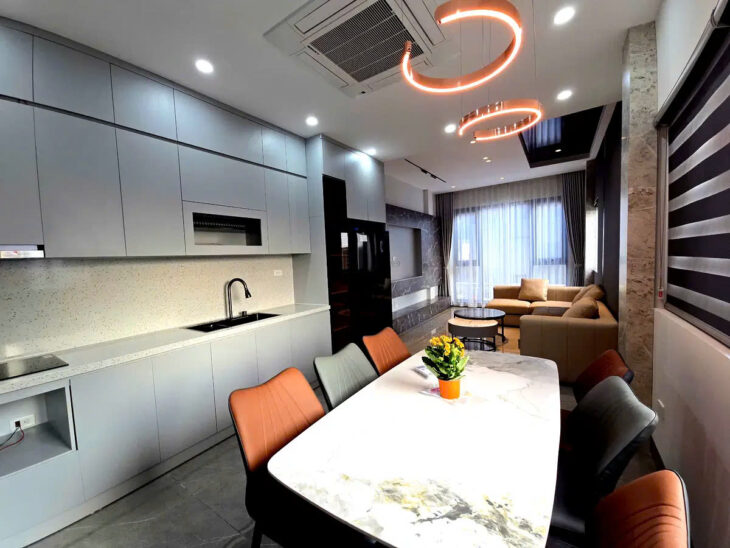 BÁN NHÀ PHỐ NGỌC THỤY 41M2,6 TẦNG, MT 4M, THANG MÁY- 10M RA Ô TÔ CHÁNH 10.5 TỶ.