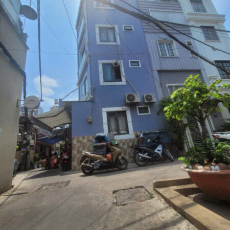 SÁT MẶT TIỀN HẺM BA GÁC MÁY QUAY VÈO VÈO NGANG 3,7 NỞ HẬU 4 DÀI 5,8 M ĐÚC 5 TẤM DƯỚI 3