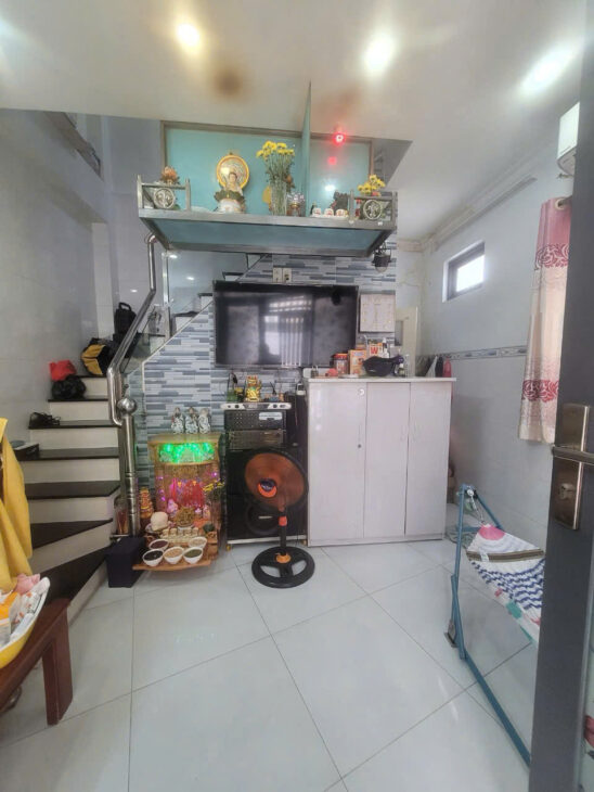 SÁT MẶT TIỀN HẺM BA GÁC MÁY QUAY VÈO VÈO NGANG 3,7 NỞ HẬU 4 DÀI 5,8 M ĐÚC 5 TẤM DƯỚI 3