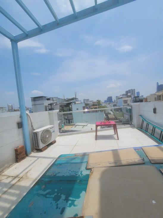 SÁT MẶT TIỀN HẺM BA GÁC MÁY QUAY VÈO VÈO NGANG 3,7 NỞ HẬU 4 DÀI 5,8 M ĐÚC 5 TẤM DƯỚI 3