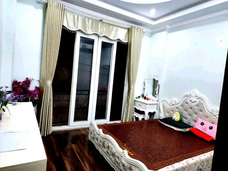 BÁN NHÀ RIÊNG PHỐ NGỌC THỤY- LONG BIÊN, 40M2,4 TẦNG, MT 3.8M, 6.4 TỶ.
