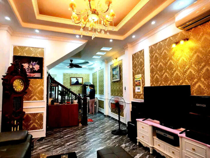 BÁN NHÀ RIÊNG PHỐ NGỌC THỤY- LONG BIÊN, 40M2,4 TẦNG, MT 3.8M, 6.4 TỶ.