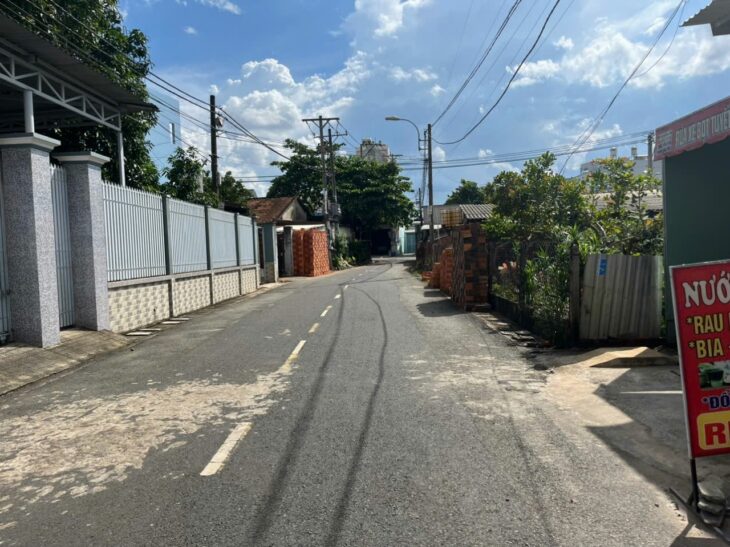 BÁN NHÀ DT: 157M2, 3 TẦNG 4 PN ĐẸP KHU PHÂN LÔ ĐƯỜNG 10M VỈA HÈ – 50M PHAN VĂN HỚN, CHỢ XUÂN THỚI