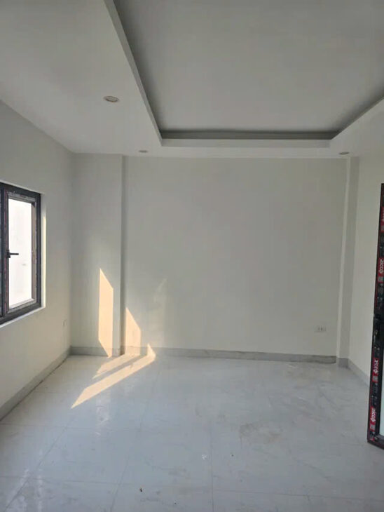 NHÀ MỚI- Ở LUÔN PHỐ BÁT KHỐI- LONG BIÊN, 35M2,5 TẦNG, MT 5.5M, 4.6 TỶ.