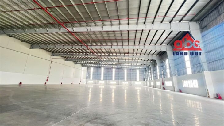 nhà xưởng hiện đại kết cấu kiên cố, thu hút nhiều ngành nghề sản xuất theo QĐ. giao liền