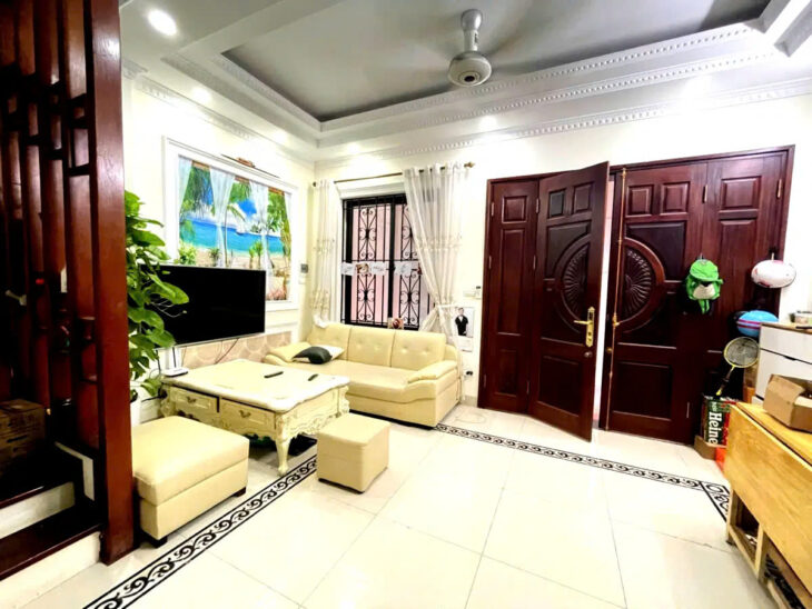 NHÀ MỚI-Ở LUÔN PHỐ BÁT KHỐI- LONG BIÊN,32M2, 5 TẦNG, MT 10M, 5.5 TỶ.