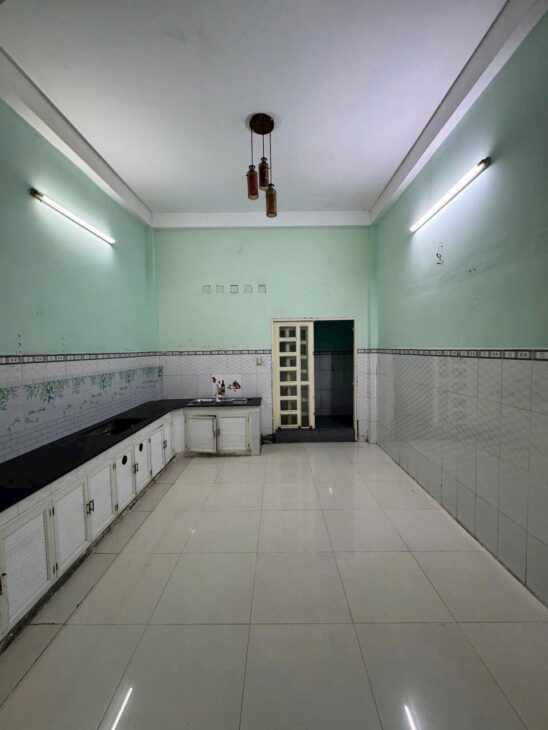 BÌNH TÂN, NHÀ 1 LẦU ĐÚC THẬT BTCT, HẺM 7m THÔNG, Ô TÔ ĐỖ CỬA, GẦN ĐƯỜNG BÌNH TRỊ ĐÔNG, LÊ VĂN QUỚI,