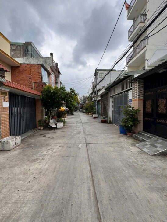 BÌNH TÂN, NHÀ 1 LẦU ĐÚC THẬT BTCT, HẺM 7m THÔNG, Ô TÔ ĐỖ CỬA, GẦN ĐƯỜNG BÌNH TRỊ ĐÔNG, LÊ VĂN QUỚI,