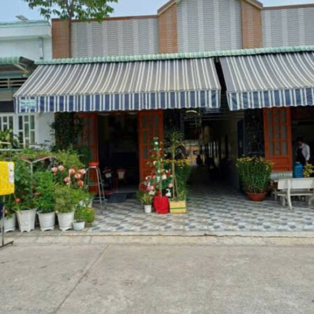 Nhà TTHC Bàu Bàng, đang cho thuê 72 triệu chỉ 700 triệu sang tên.