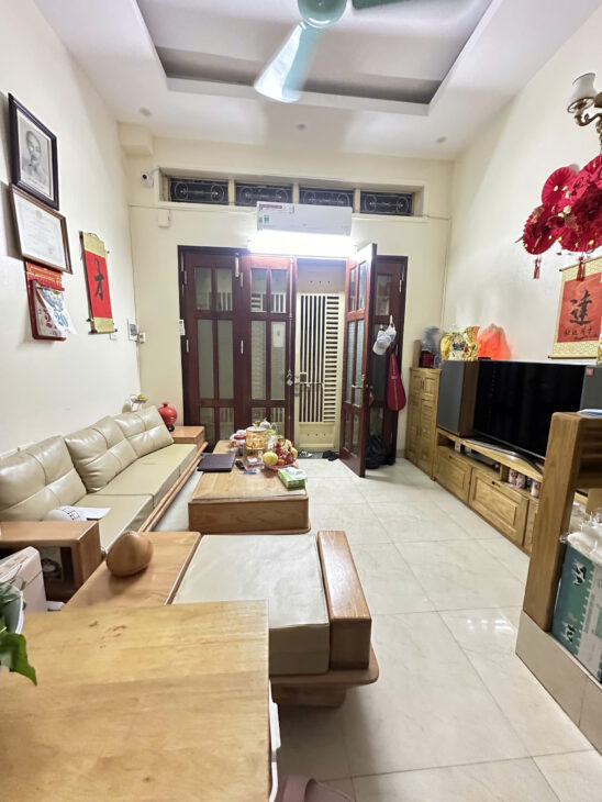 NHÀ ĐẸP – CẠNH PHỐ – NGÕ THÔNG ÔTÔ – 4 TẦNG, 25M2 – GẦN HỒ VÀ CHỢ – NHỈNH 8.3 TỶ