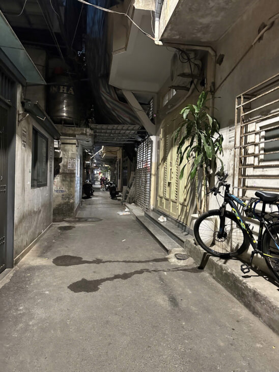 NHÀ ĐẸP – CẠNH PHỐ – NGÕ THÔNG ÔTÔ – 4 TẦNG, 25M2 – GẦN HỒ VÀ CHỢ – NHỈNH 8.3 TỶ