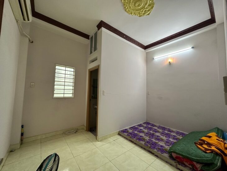 Mặt tiền hẻm 102 Âu Dương Lân 4.2×13, 4 tầng chỉ 6 tỷ 8