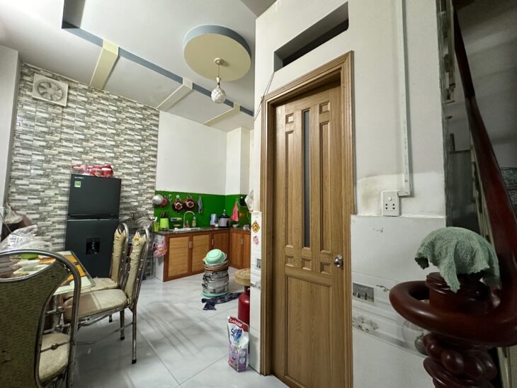 Mặt tiền hẻm 102 Âu Dương Lân 4.2×13, 4 tầng chỉ 6 tỷ 8