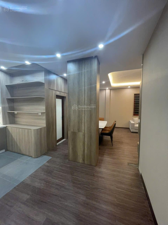 Bán căn góc CC 100m2 3 ngủ tại Võ Chí Công cạnh quận ủy Tây Hồ, giá 6 tỷ