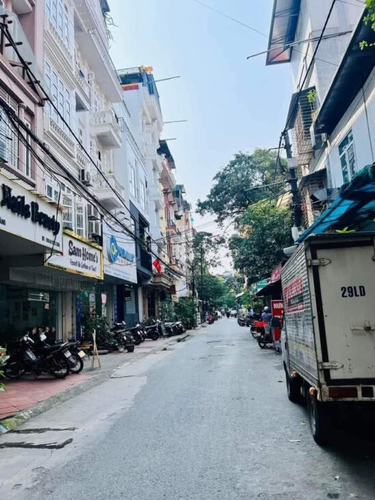 PHÂN LÔ – KINH DOANH ĐỈNH – VỈA HÈ – MẶT TIỀN RỘNG SẦM UẤT – PHÁO ĐÀI LÁNG- 20 TỶ