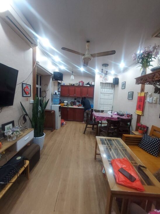 Bán nhà Nguyễn Chính giá 3.6 tỷ, diện tích 44m2, 1 tầng, mặt tiền 10m