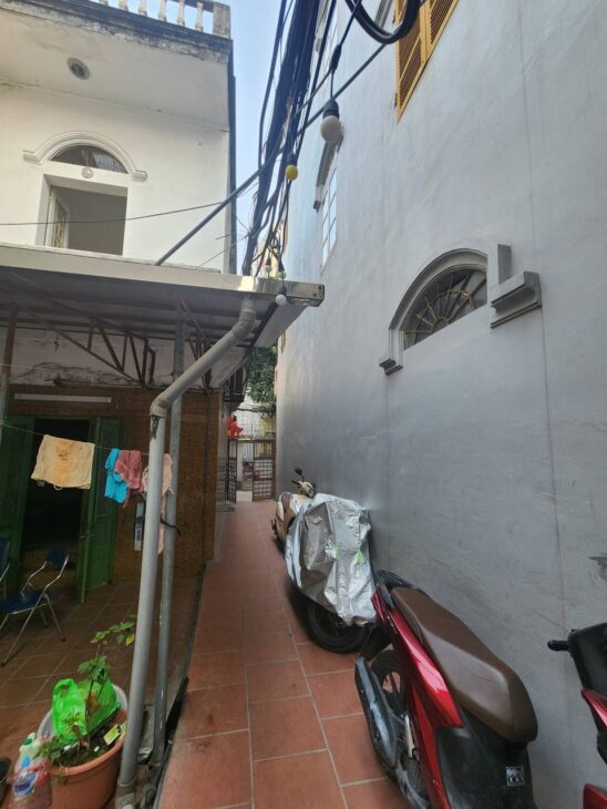 Bán nhà Nguyễn Đức Cảnh giá 1.6 tỷ, diện tích 16m2, 2 tầng, mặt tiền 4m