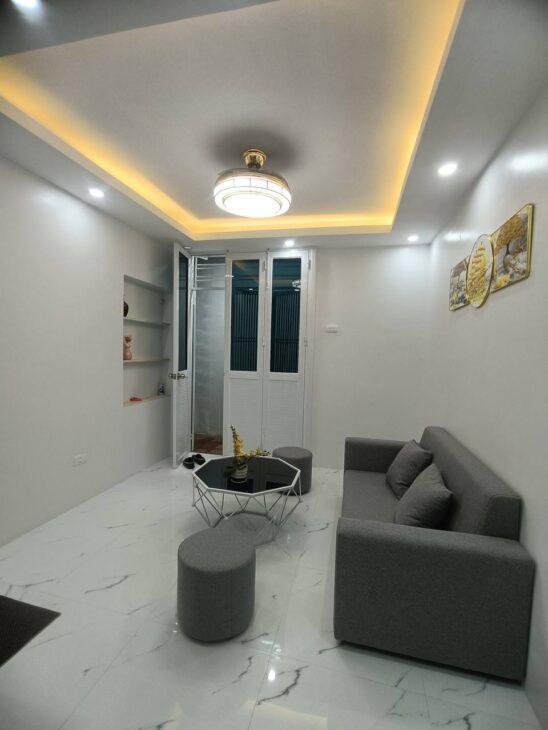 Bán nhà Định Công giá 2.05 tỷ, diện tích 20m2, 3 tầng, mặt tiền 3m