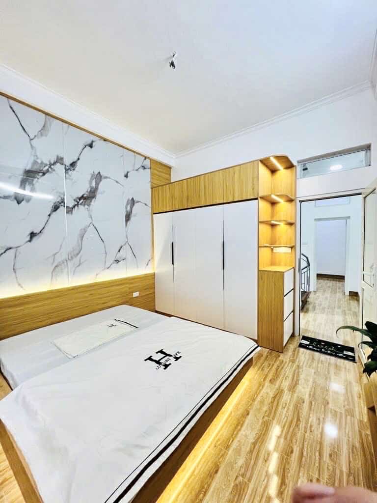 SƯỚNG ! Chính chủ bán căn nhà Bồ Đề, ba gác đỗ cửa, sang phố Cổ 10 phút, 36m2, 5.85 tỷ