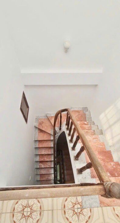 Dành cho bác nào thích nhà dân xây, xe ô tô chạy thông! Bán nhà Ngọc Lâm, gần cầu Chương Dương,