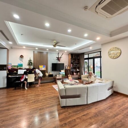 CĂN HỘ CHUNG CƯ CAO CẤP R2 ROYAL CITY – LÔ GÓC- THIẾT KẾ ĐẲNG CẤP . VIEW BỂ BƠI – HƯỚNG MÁT – TẶNG CĂN HỘ CHUNG CƯ CAO CẤP R2 ROYAL CITY – LÔ GÓC- THIẾT KẾ ĐẲNG CẤP . VIEW BỂ BƠI – HƯỚNG MÁT – TẶNG