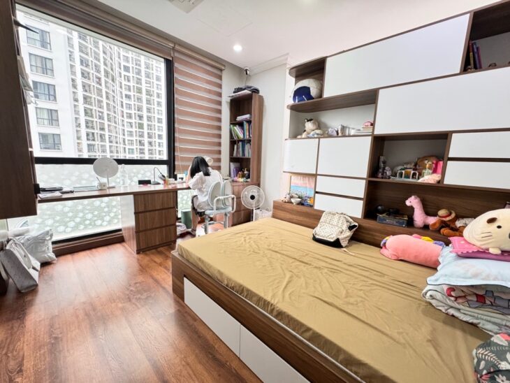 CĂN HỘ CHUNG CƯ CAO CẤP R2 ROYAL CITY – LÔ GÓC- THIẾT KẾ ĐẲNG CẤP . VIEW BỂ BƠI – HƯỚNG MÁT – TẶNG