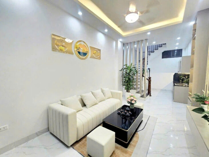 Căng! Chính chủ bán nhà Nguyễn Văn Cừ, đường sạch đẹp, nội thất ấn tượng, 32m2, 6.15 tỷ