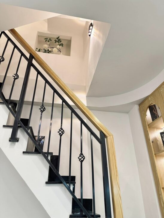 Cần Bán Gấp! Nhà 4 Tầng, 36,5m² Tại Ngọc Thụy Long Biên, Full Nội Thất, Giá Tốt – 0902318197