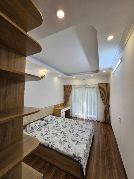 NHÀ MỚI Ở LUÔN PHỐ TRẠM- LONG BIÊN, 45M2,5 TẦNG,MT 3.5 M, 6.6 TỶ CÓ THƯƠNG LƯỢNG.