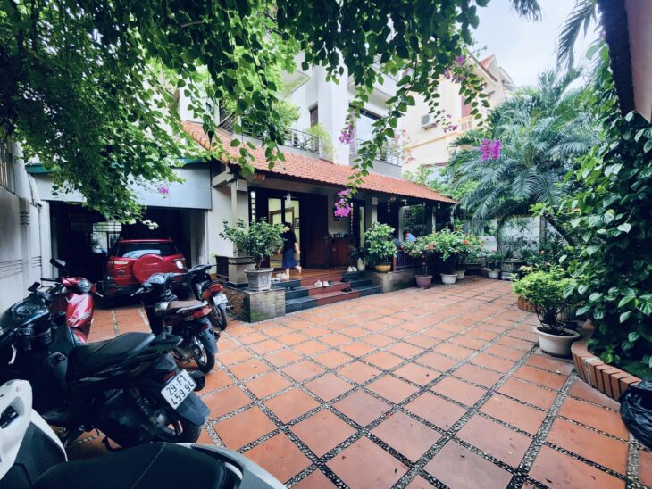 ???? Biệt Thự Sân Vườn Lạc Long Quân, Tây Hồ, Ô Tô Tránh, 432m2 3T MT 17m, Chỉ 185 Tỷ ????