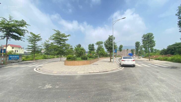 Cần tiền cần bán gấp lô 90m2 vị trí siêu đẹp Thị Xã Lương Sơn