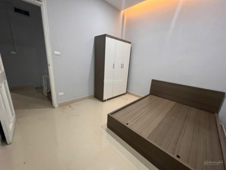 bán nhà pháo đài láng 40m2, 5 tầng, 14 tỷ 99