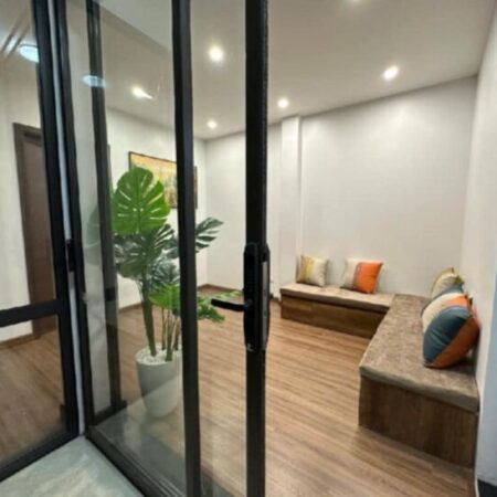 Nhà đẹp Tân Xuân , 5 ttầng , kinh doanh, thông ra chợ 48m giá 8,7 tỷ Nhà đẹp Tân Xuân , 5 ttầng , kinh doanh, thông ra chợ 48m giá 8,7 tỷ