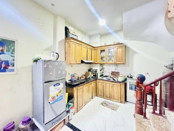 Nhà cũ nhưng được cái còn dùng tốt! Bán nhà Nguyễn Sơn, ngõ xe ba gác, 32m2, 5.75 tỷ