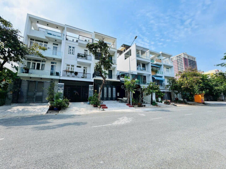 Bán nhà phố (5x18m) 4 tầng đường 20m sát cv bờ sông, Phường Phú Mỹ, Quận 7. Giá chỉ 13 tỷ8