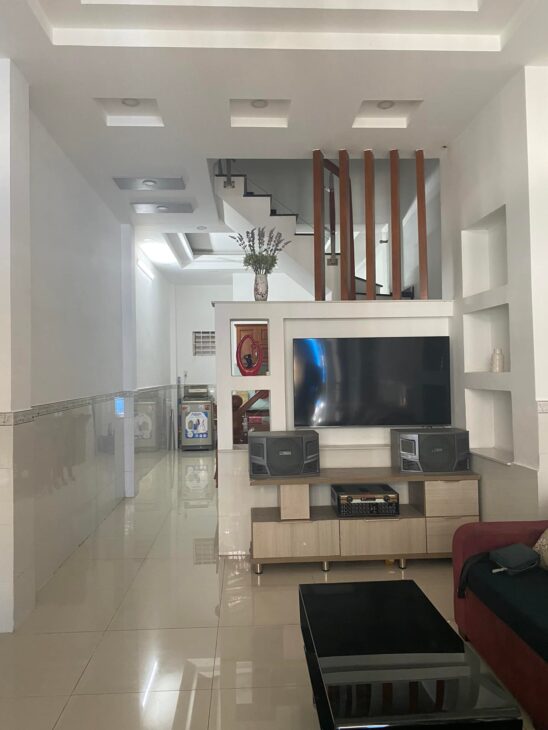 Giá 4.55 tỷ bán gấp nhà TRƯỜNG SA, PHÚ NHUẬN, 3 lầu, 4m ngang