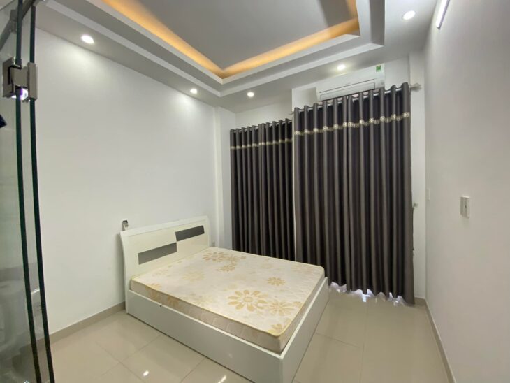 Giá 4.55 tỷ bán gấp nhà TRƯỜNG SA, PHÚ NHUẬN, 3 lầu, 4m ngang